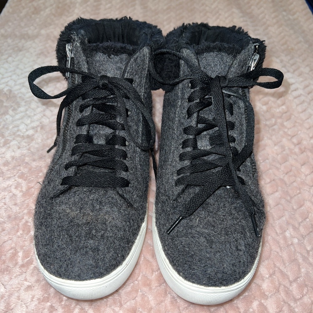 Drash Women's Fuzzy Gray Flannel Side Zip Boots Size 8.5m